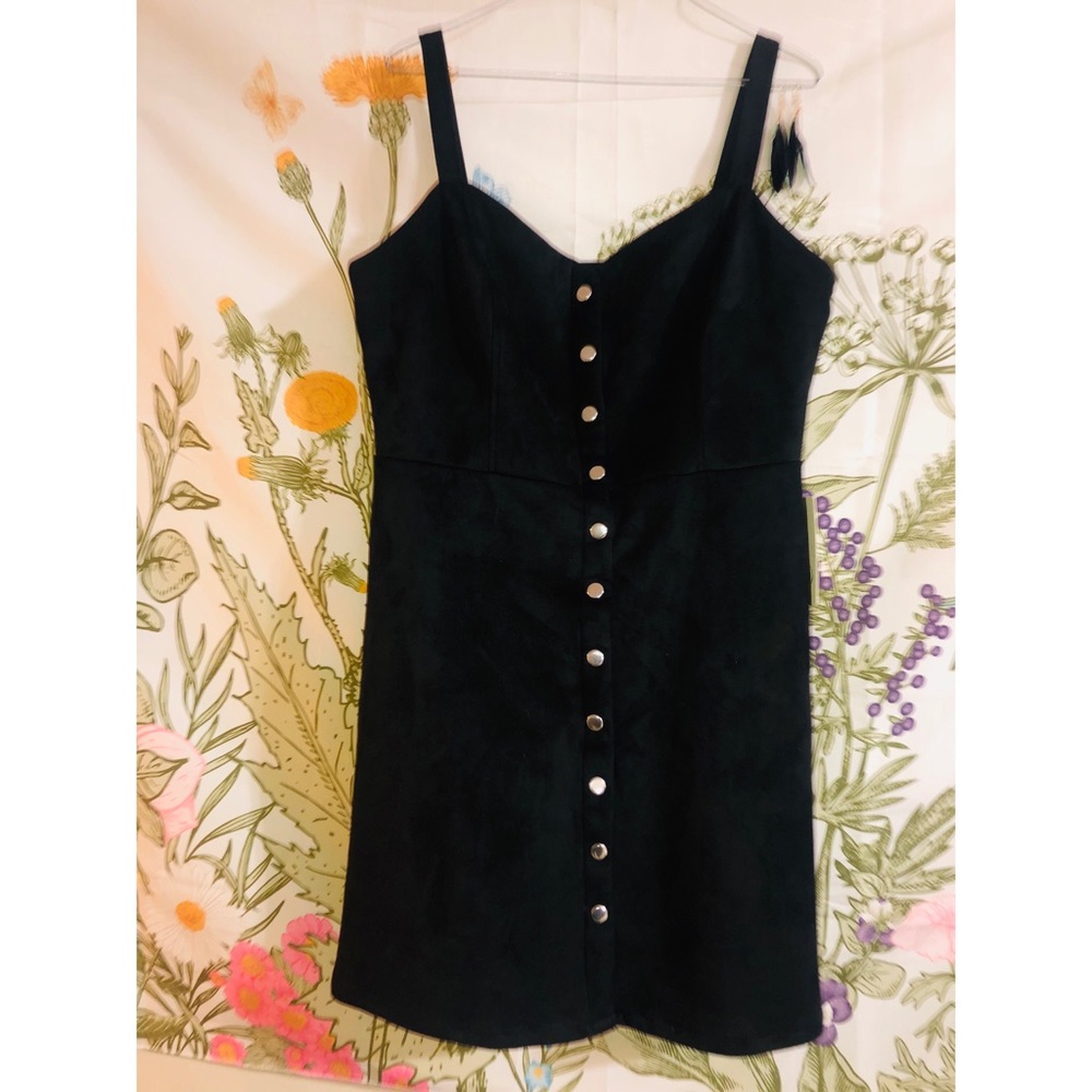 💃🏼NWT Sexy Black Velvet Button Up Dress💃🏼